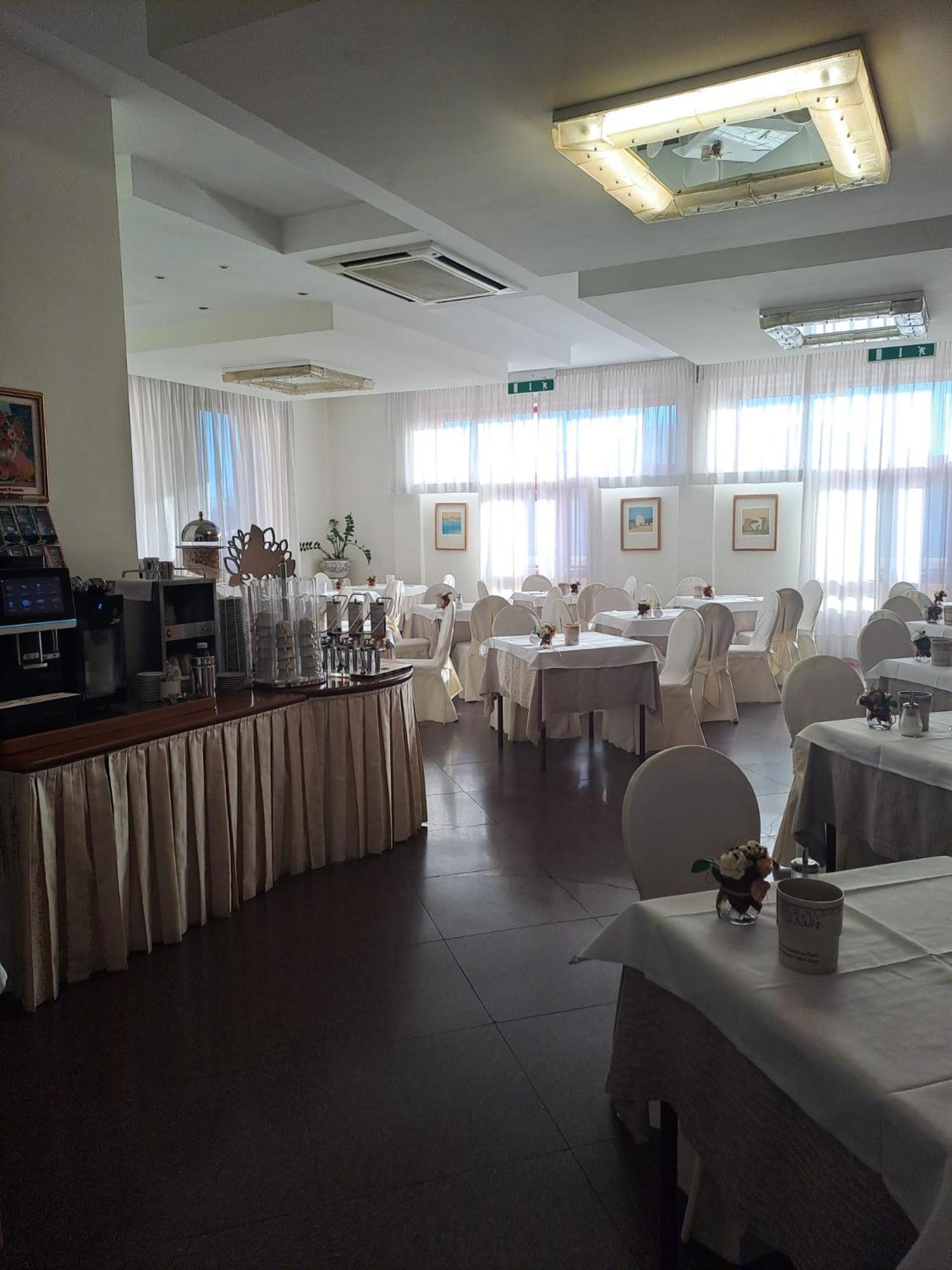 Hotel Internazionale 세르비냐노 델 프리울리 외부 사진