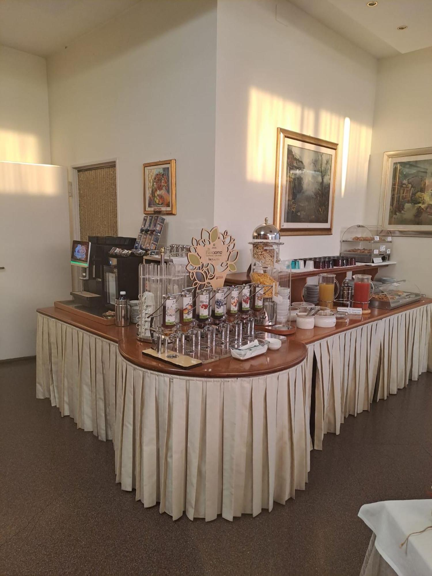 Hotel Internazionale 세르비냐노 델 프리울리 외부 사진